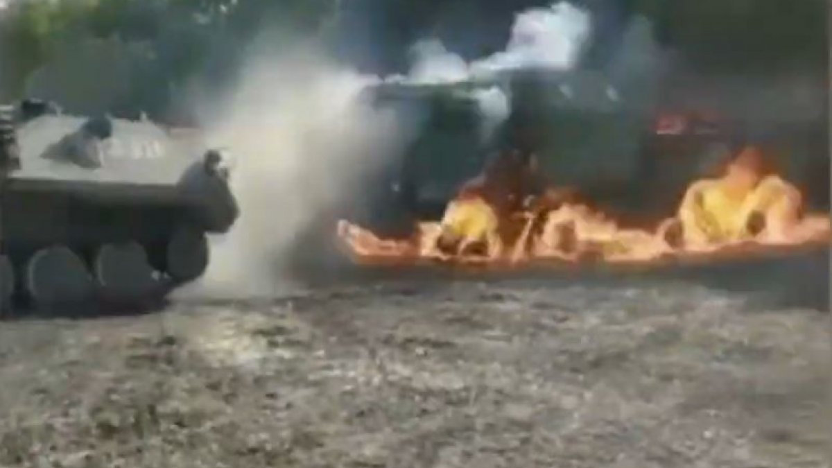 Rus ordusunun askeri tatbikatında zırhlı araç yandı
