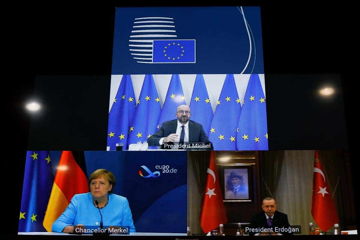Cumhurbaşkanı Erdoğan, AB Konseyi Başkanı Michel ve Merkel le görüştü #1