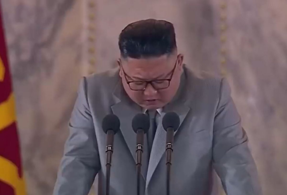Kuzey Kore lideri Kim Jong-un, halkından özür diledi #5