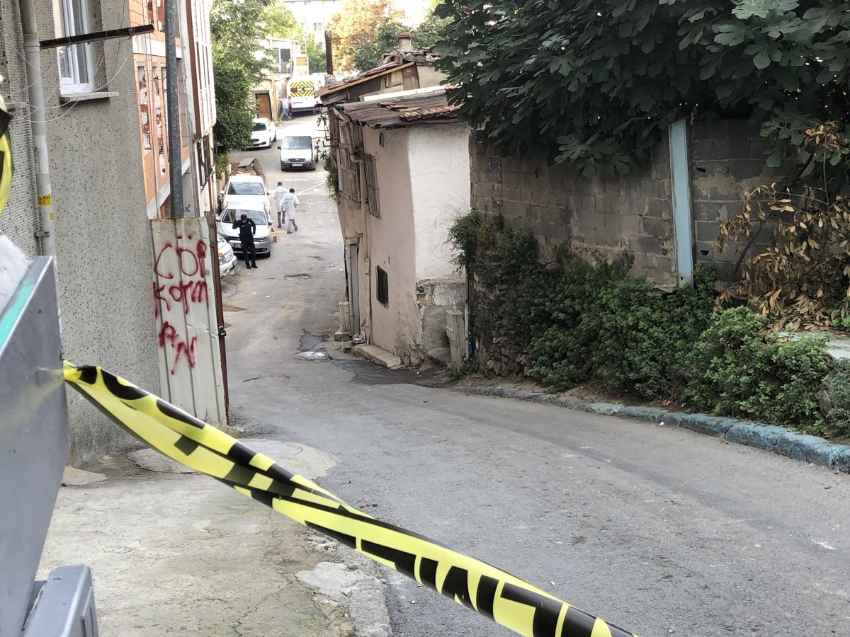 Bloodshed in the struggle of construction workers in Beyoğlu # 1