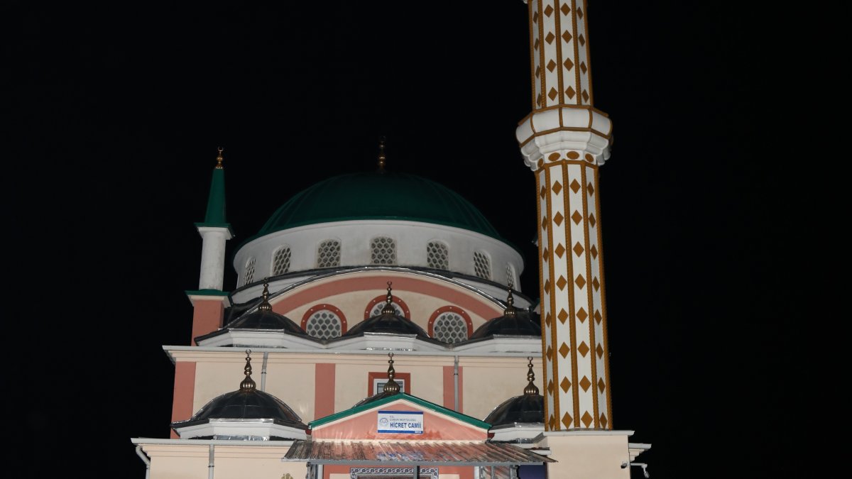 Ankara’da camiye yıldırım düştü: Yangın çıktı 