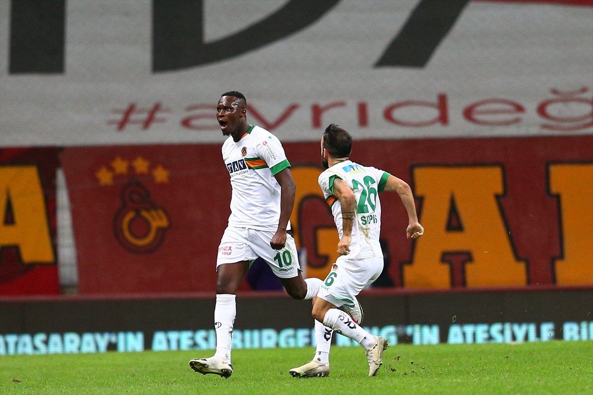 Galatasaray son dakikalarda yıkıldı #1