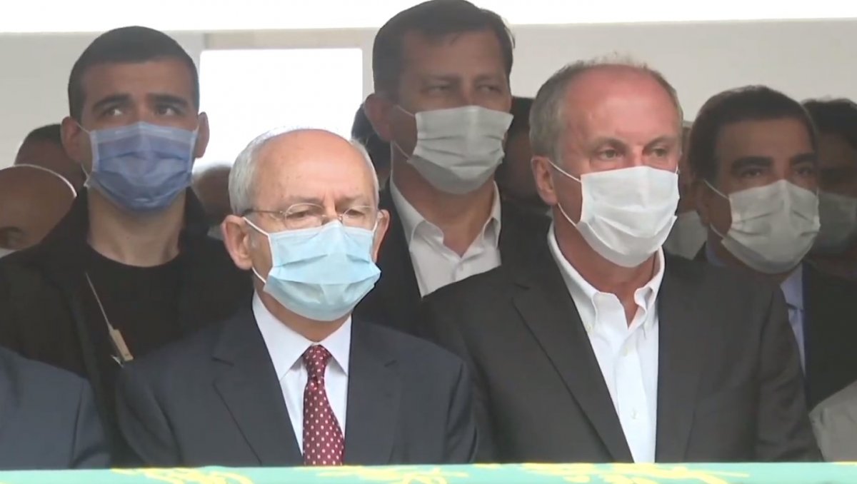 Muharrem İnce and Kemal Kılıçdaroğlu side by side at Bekir Coşkun # 1 funeral