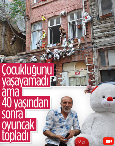 Kadıköy'de ilk oyuncağını 40 yaşında alan adam, evini oyuncaklarla donattı