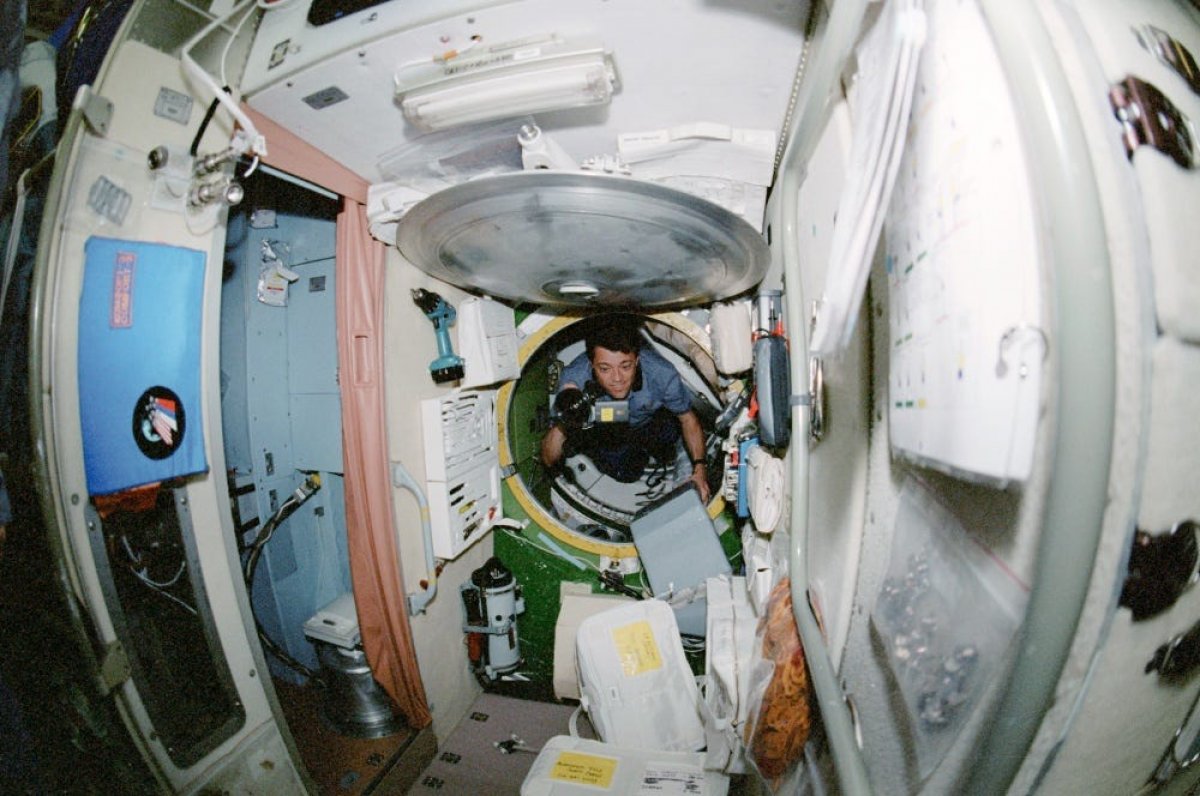 Uluslararası Uzay istasyonu ekibi, hava kaçağını bulmak için çay yaprağı kullandı #2