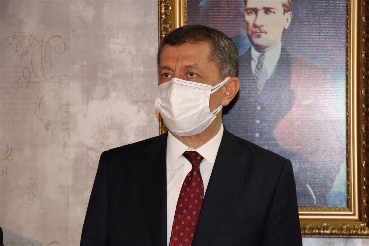 Ziya Selçuk: Tarafımızdan yapılmayan açıklamalar dikkate alınmamalı 1 bakan selcuk 8427