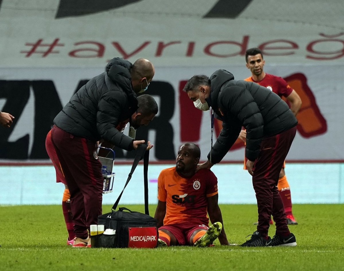 Galatasaray da sakatlardan kötü haber geldi #1