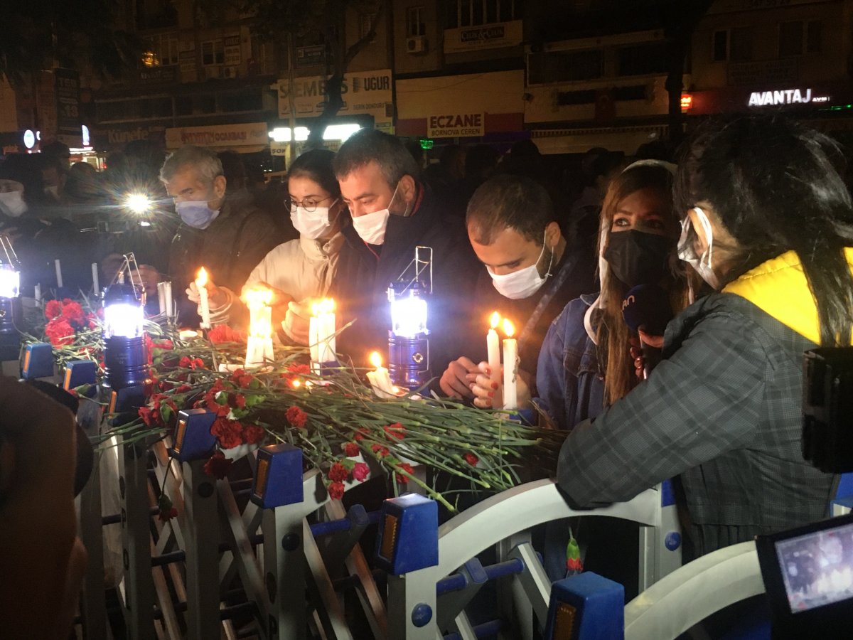 Carnations placed in front of the Rızabey apartment in İzmir # 1