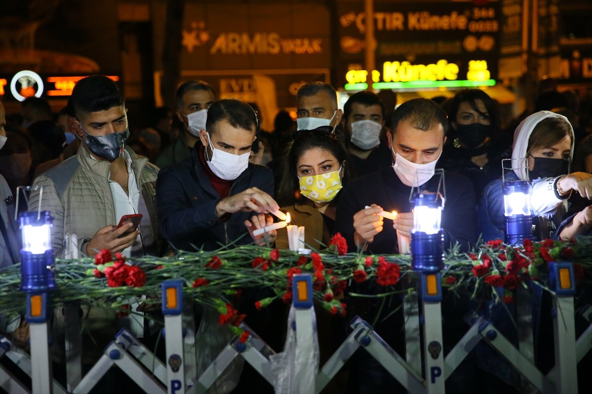 Carnations placed in front of the Rızabey apartment in İzmir # 2