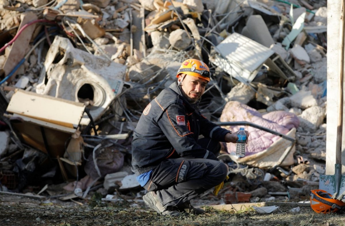 The number of people who lost their lives in the Izmir earthquake increased to 115 # 4