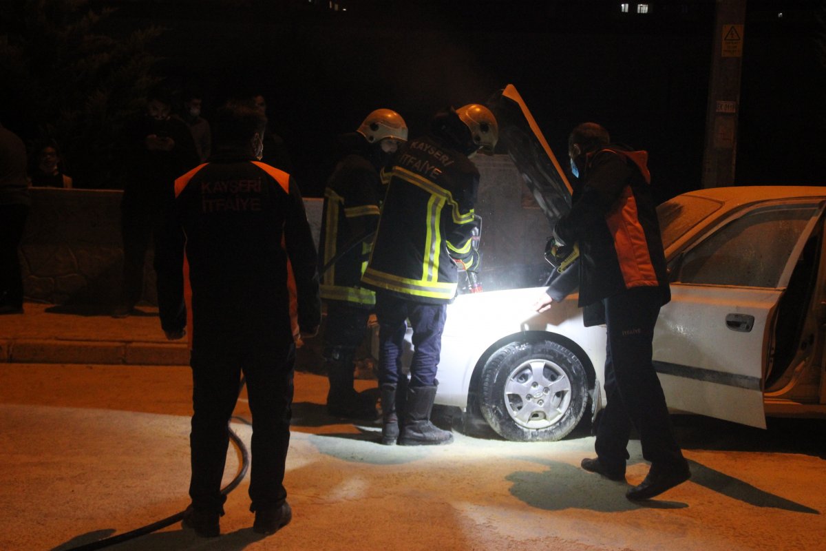 The vehicle that was repaired in the morning in Kayseri was rendered unusable by burning in night # 1