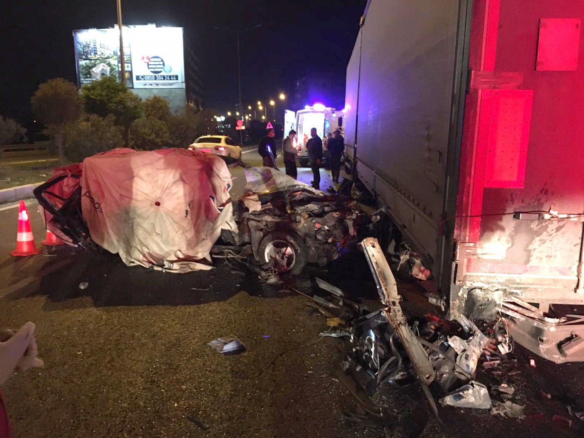 The driver who parked the truck on the road in Balıkesir caused accident # 3