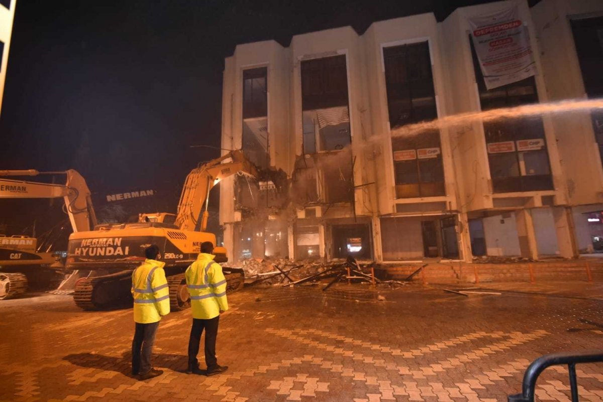 Izmir Torbalı, the demolition of the municipality building started # 3