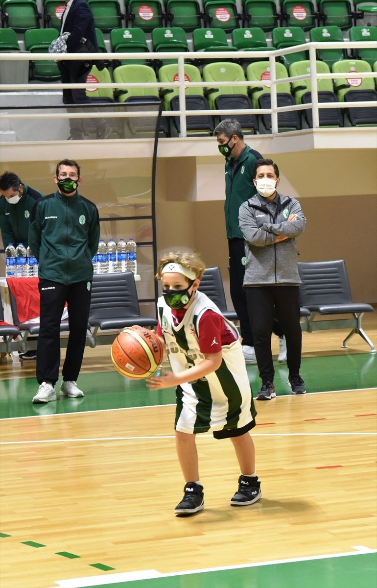 The miraculous children of the earthquake, Ayda and Atakan, at Bornova Belediyespor training # 1