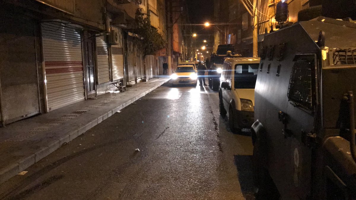 The group violating the restriction in Diyarbakır cut the road and burned the No.  7