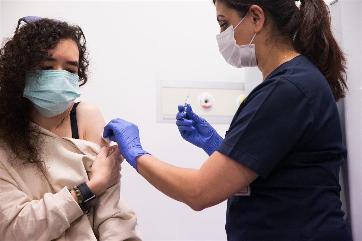 Volunteers were vaccinated against coronavirus in Ankara #3