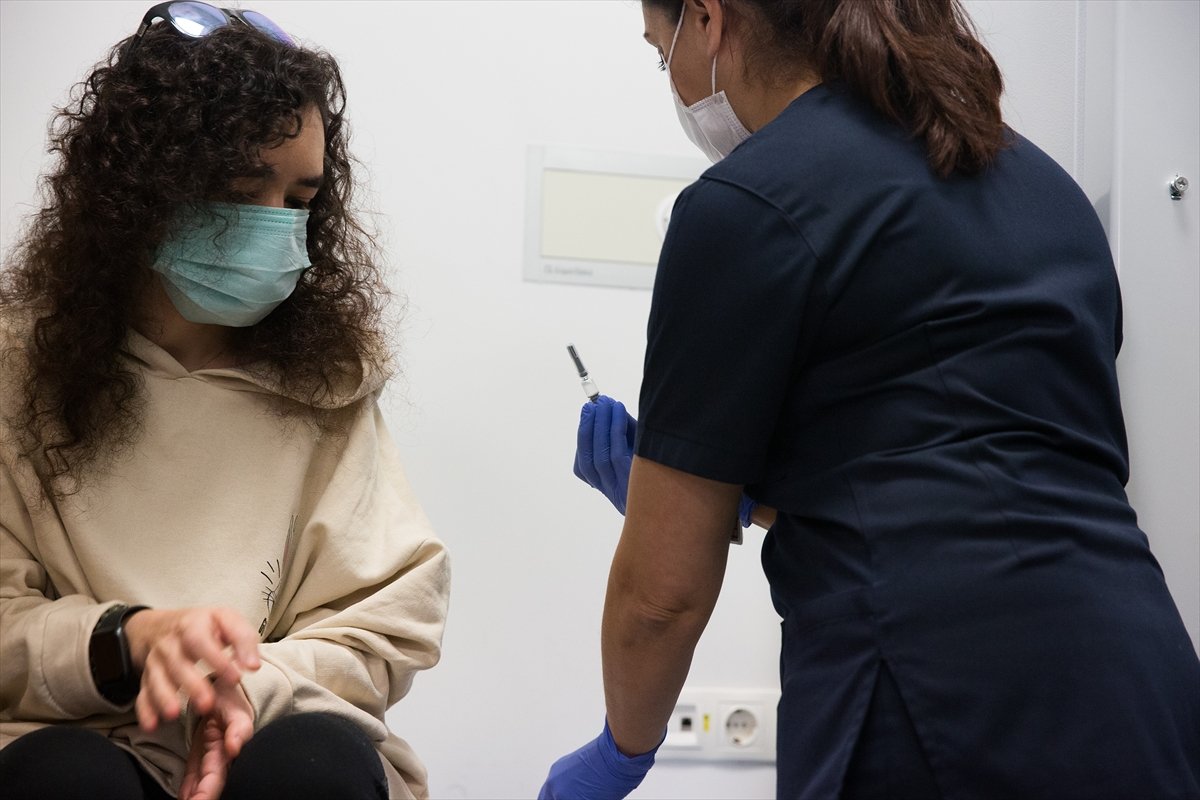 Volunteers were vaccinated against coronavirus in Ankara #2