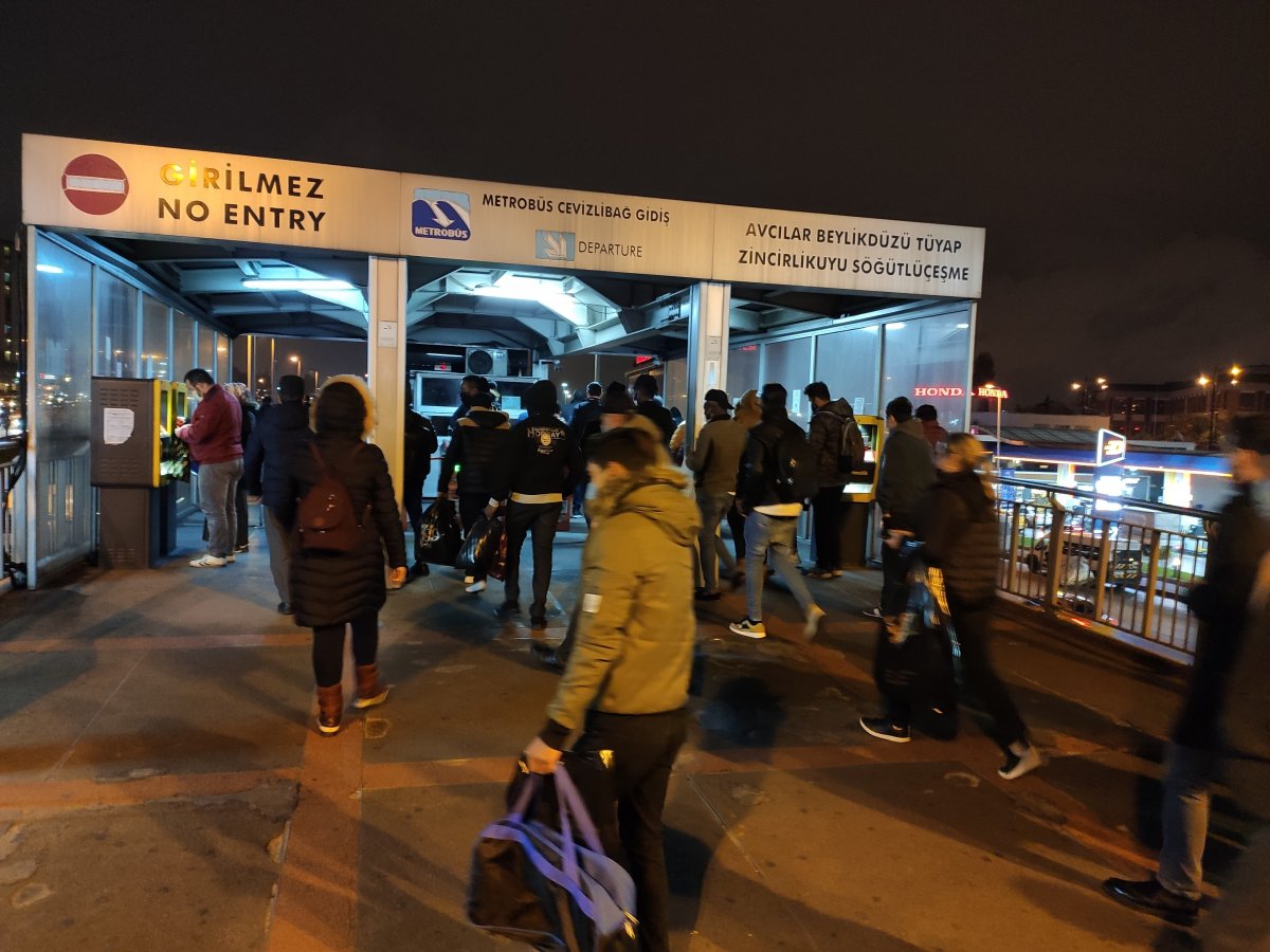 İstanbul da kısıtlama öncesi trafik yoğunluğu #1