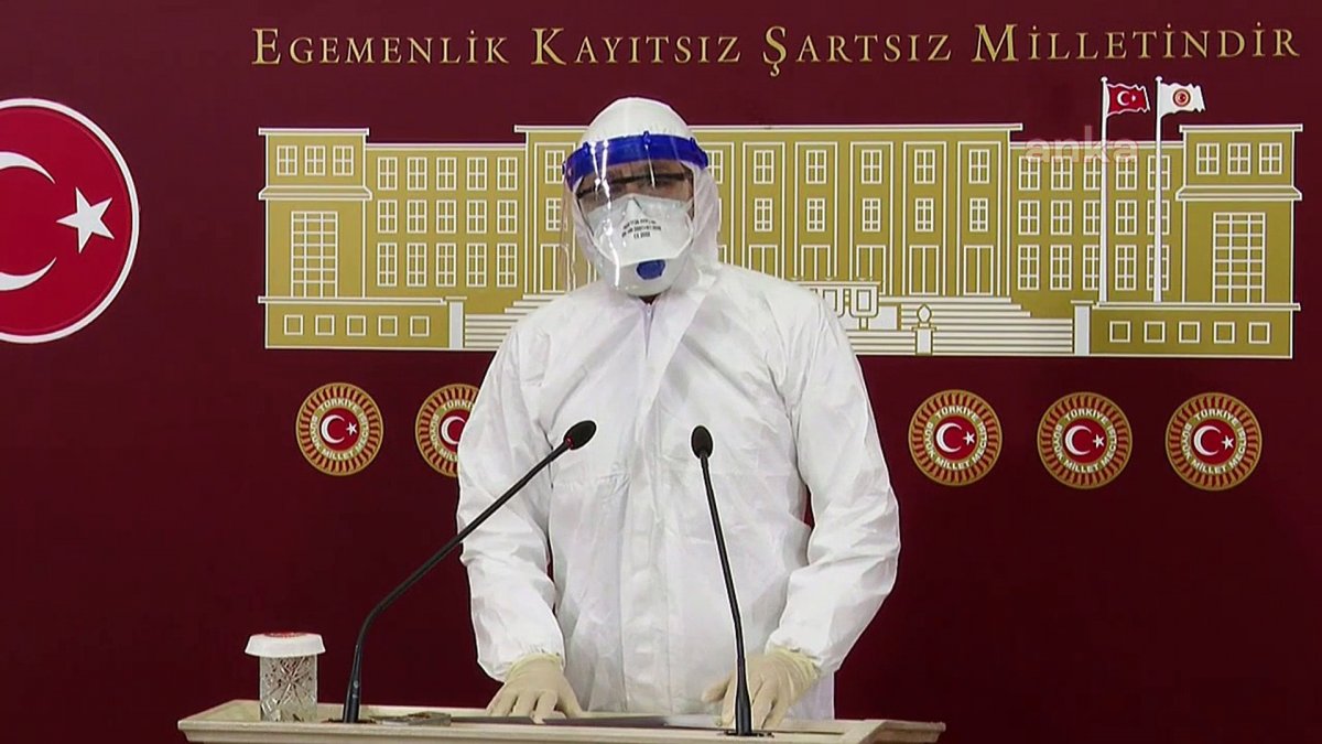 CHP MP Mustafa Adıgüzel attended the press conference in overalls # 3