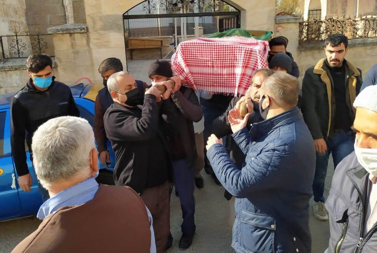 His mother passed away in Şanlıurfa, whom he carried on his back for 22 years # 4