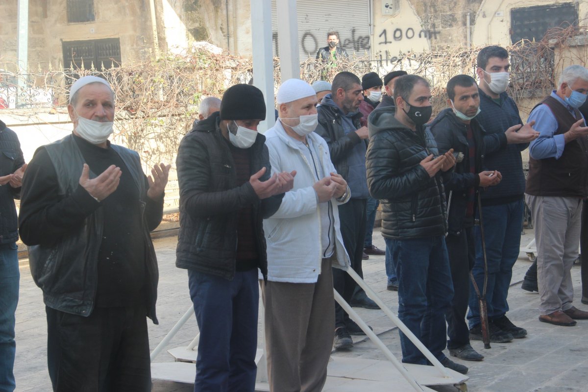 His mother passed away in Şanlıurfa, whom he has been carrying for 22 years # 1