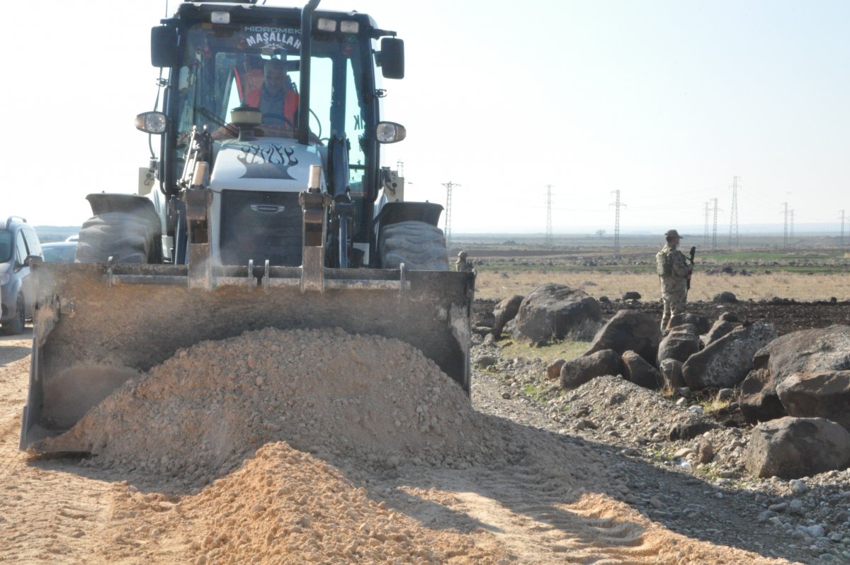 An investment of 78 million lire was made in the village roads in Şırnak # 2