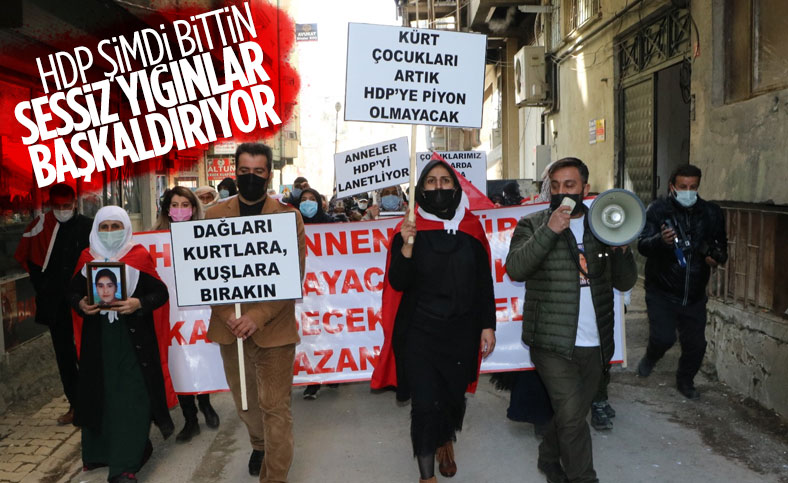 Hakkari HDP il binası önünde evlat eylemi
