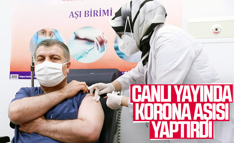 Fahrettin Koca, canlı yayında aşı oldu