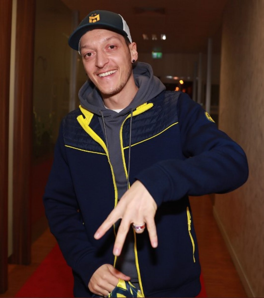 Üstün Lig'de en çok maaş alan futbolcular 2 mesut ozil 2738