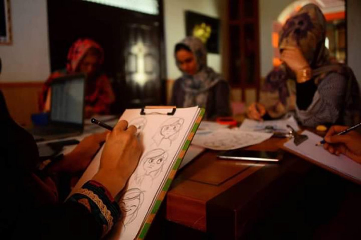 Türkiye'de aldığı eğitimle Afganistan'ın birinci bayan animasyon sanatkarı oldu 2 afgan kiz 6888