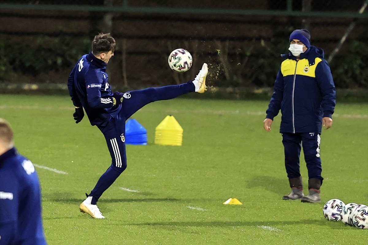 Mesut Özil birinci idmanına çıktı 1 k 1814