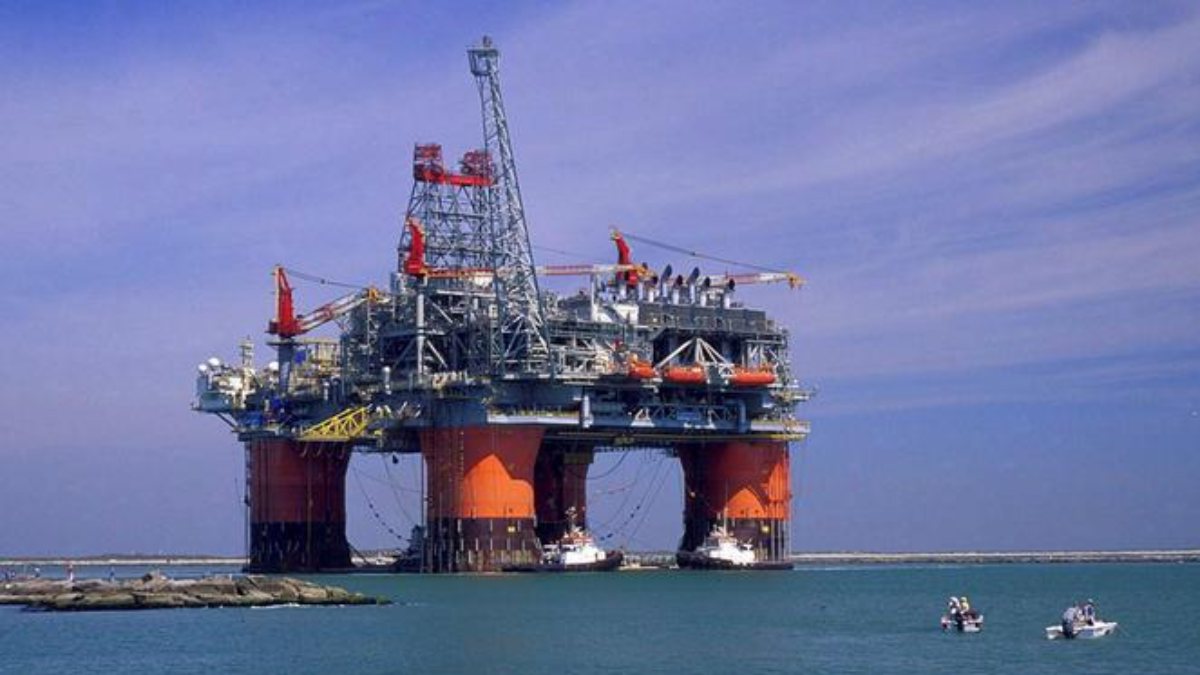 SpaceX transforms offshore oil platforms it buys into spaceports Kimdeyir