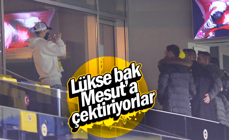 Mesut Özil, Kayserispor maçını tribünden izledi