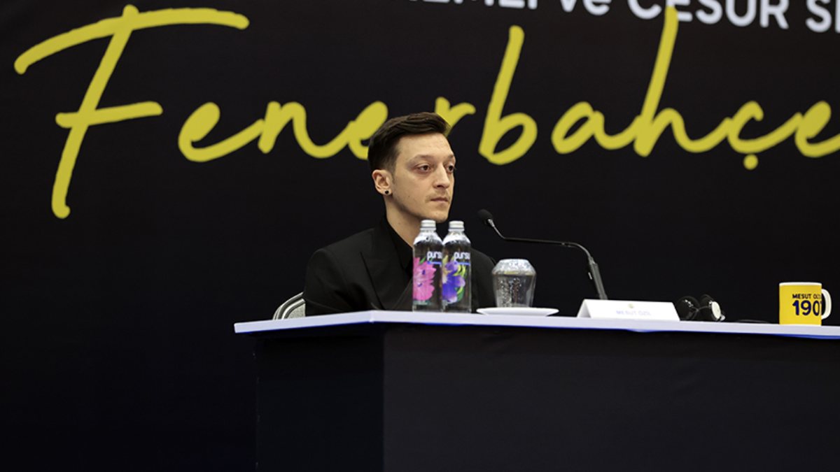 Mesut Özil'den Burak Yılmaz'a cevap