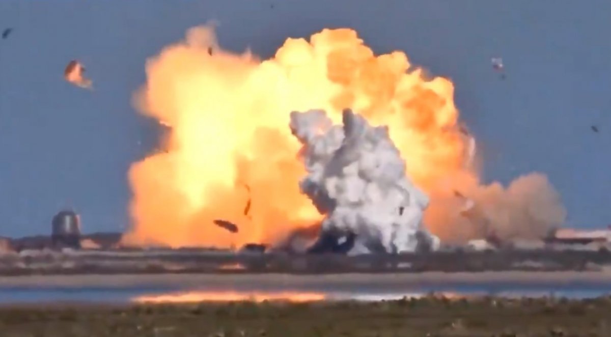 SpaceX's spacecraft Starship exploded while landing #1