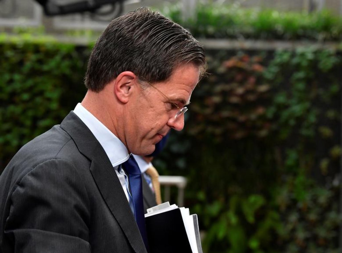 Hollanda'da mağdur aileler, Başbakan Mark Rutte'ye karşı dava açtı 2 rutte 2900