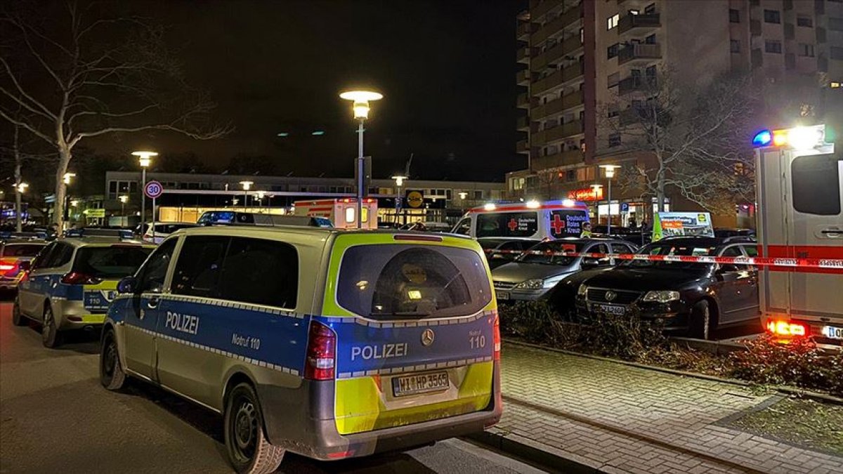 Almanya Aşırı sağcılar, diğer ülkelerde aynı düşüncede olanlarla temasta