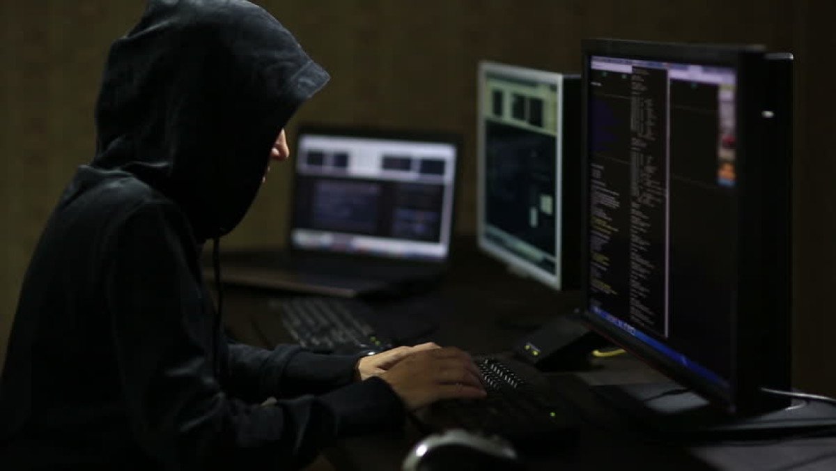 Europol den, 100 milyon dolarlık kripto para çalan hacker çetesine operasyo...