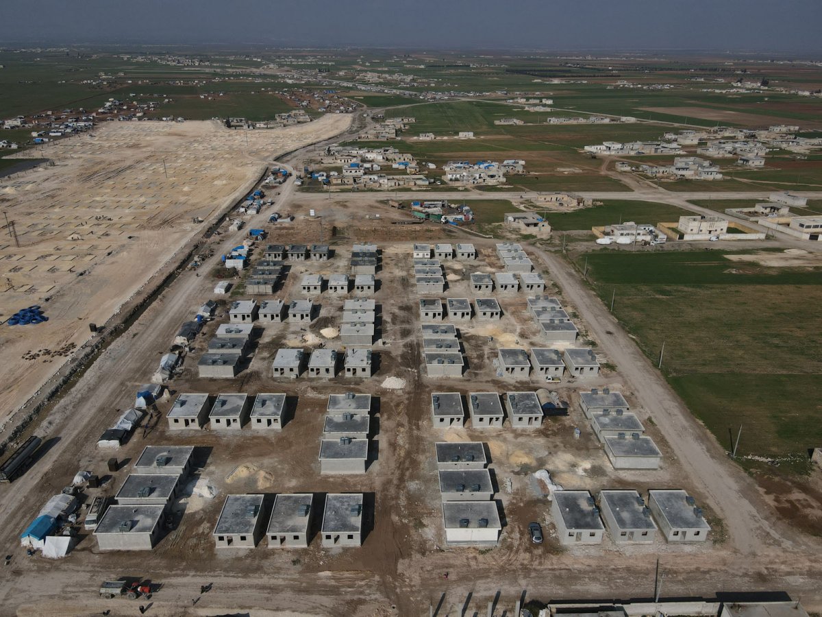 İHH, İdlib�de �Yaşam Evleri� projesiyle briket evler inşa edecek