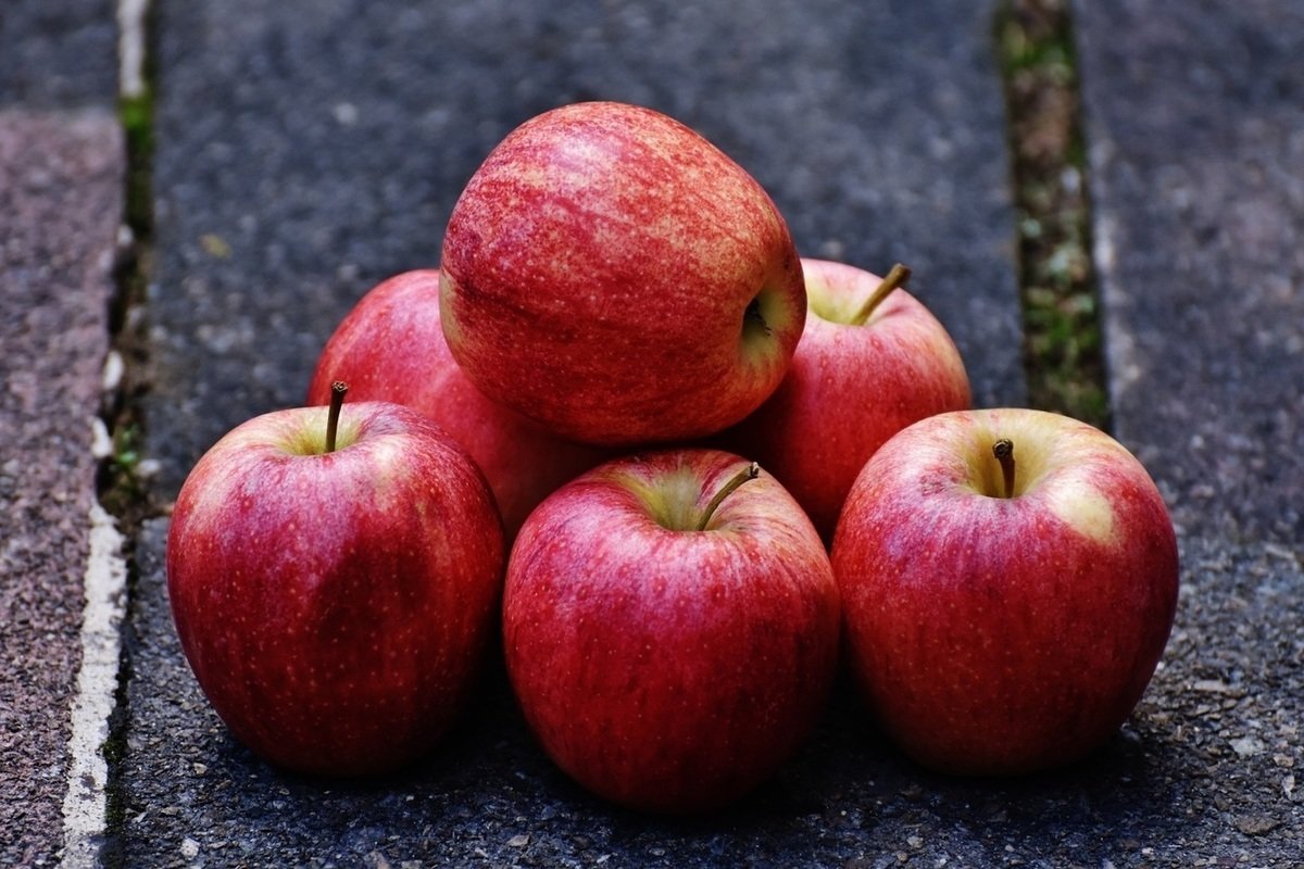 10 common fruits with amazing benefits #1