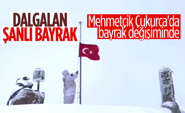 Mehmetçik, Stine Üs Bölgesi’nde bayrak değişimi yaptı