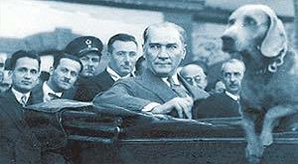 CHP�li Bilecik Belediyesi�nden Atatürk ve köpeği Foks�un heykeli