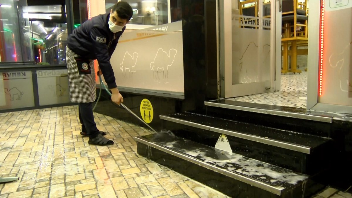 Restaurants in Istanbul made preparations for night # 10