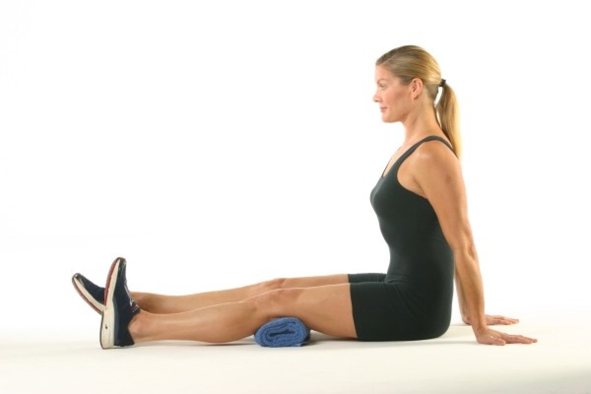 10 exercises you can do with a pillow #6