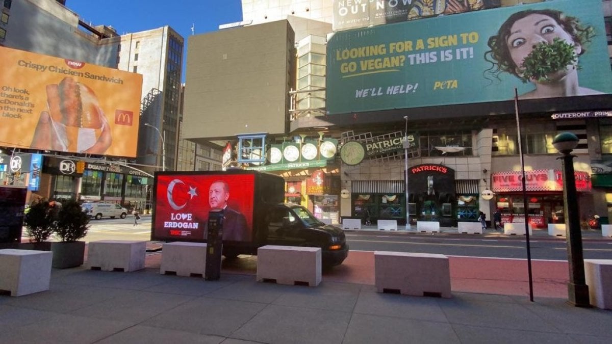 Erdogan love in Times Square #4