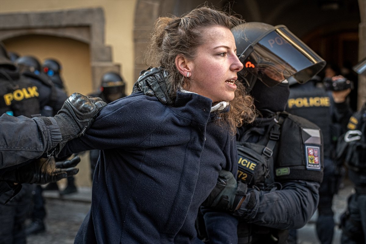 Government's coronavirus restrictions protested in Prague #2