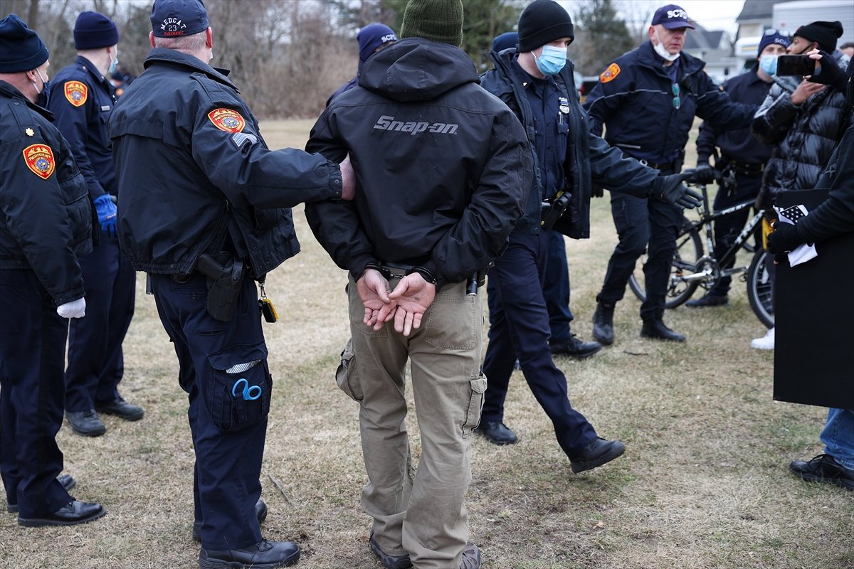 Trump supporters and opponents clash in the USA #8