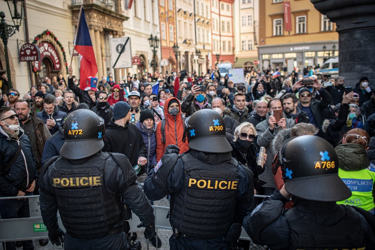 Government's coronavirus restrictions protested in Prague #14