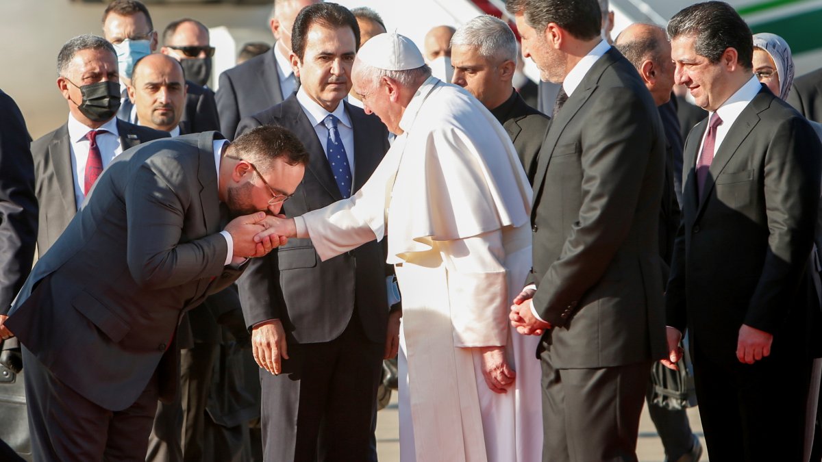 Nechirvan Barzani welcomes the Pope