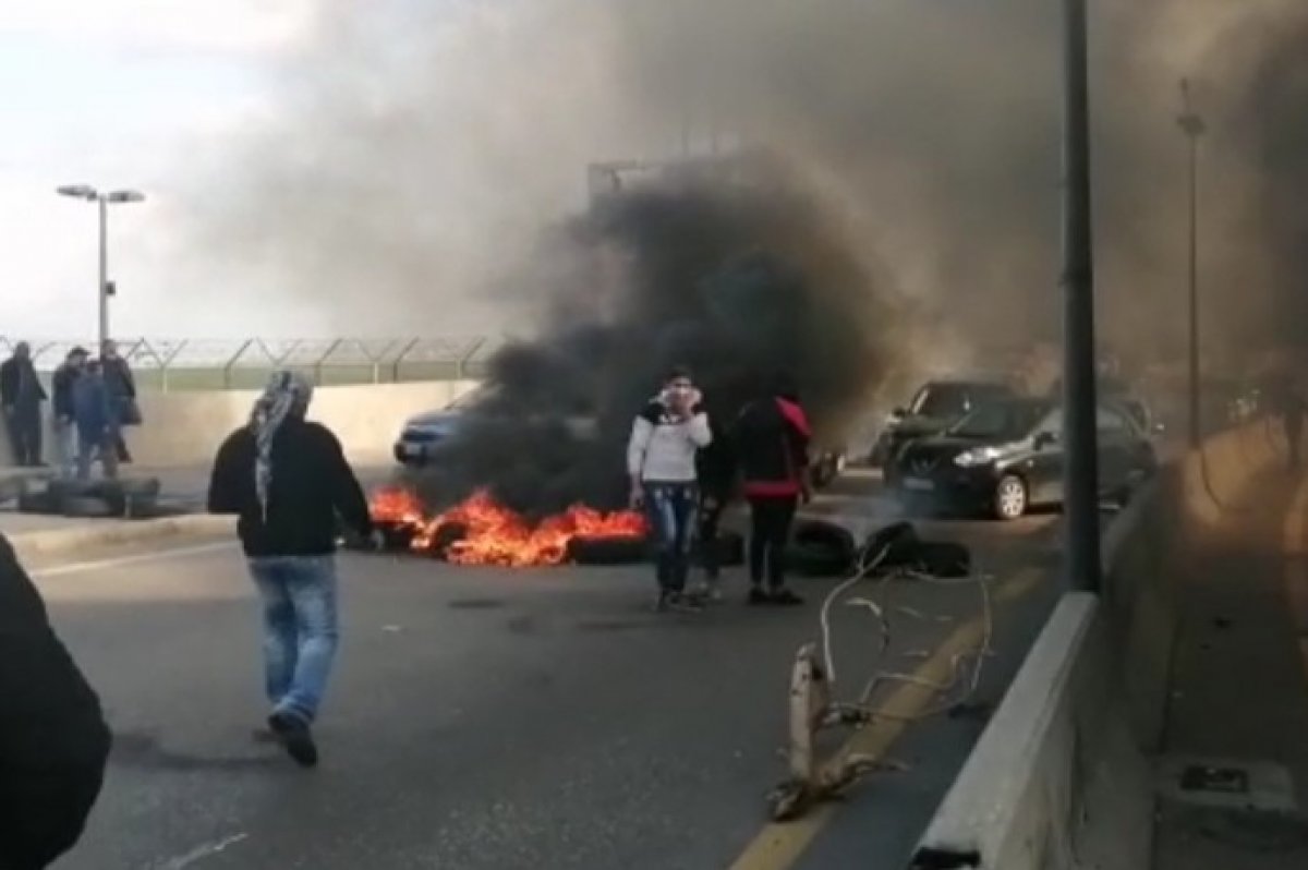 Economic crisis in Lebanon, protesters take to the streets again #2